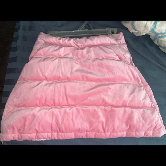 Gsuwoo Puffer skirt @gsuwoo @shopsoreal - Picture 2 of 5